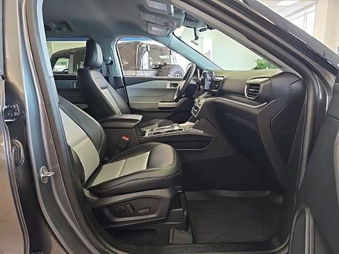 Used 2023 Ford Explorer XLT w/ Equipment Group 202A image 35