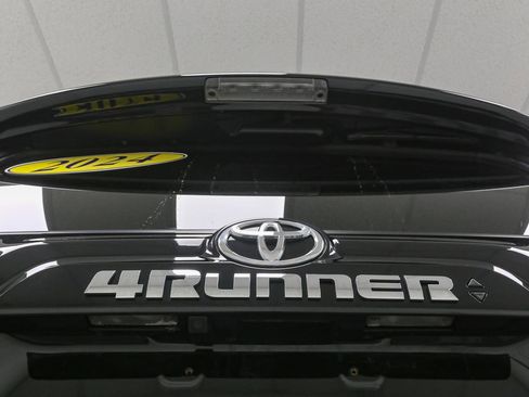 Used 2024 Toyota 4Runner SR5 image 12