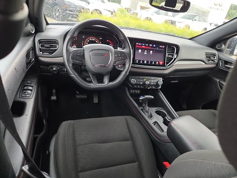 Used 2025 Dodge Durango GT AWD/4WD image 9