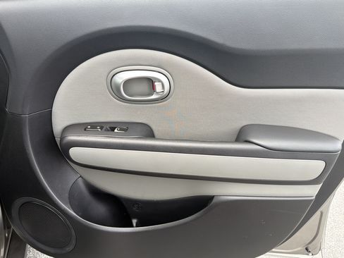 Used 2018 Kia Soul FWD image 17