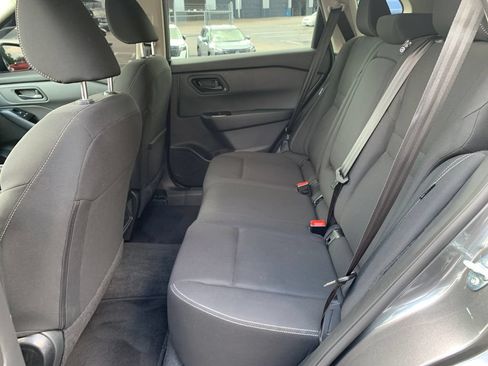 Used 2025 Nissan Rogue S FWD image 27