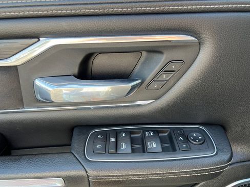 Used 2023 RAM 1500 Laramie AWD/4WD image 21