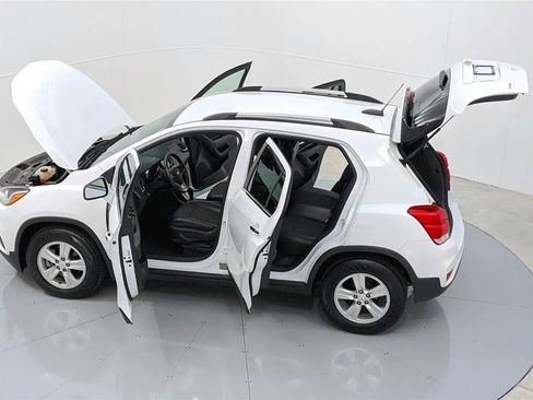 Used 2018 Chevrolet Trax LT w/ LT Convenience Package image 41