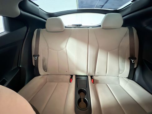 Used 2014 Hyundai Veloster image 32
