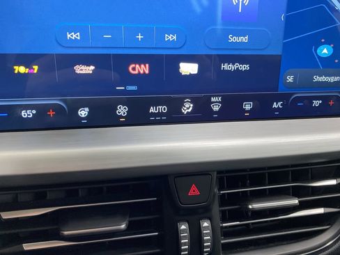 Used 2025 Ford Escape Platinum w/ Premium Technology Package image 26