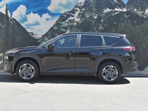 Used 2026 Nissan Rogue SV AWD/4WD image 7