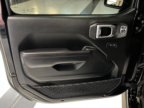 Used 2020 Jeep Wrangler Sport image 14