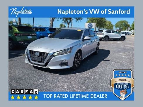 Used 2021 Nissan Altima 2.5 SV image 1