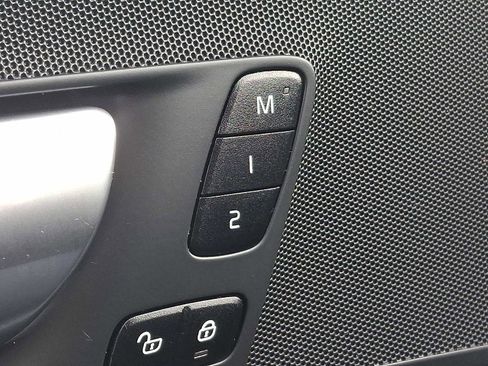 Used 2024 Volvo XC60 B5 Core w/ Climate Package image 29