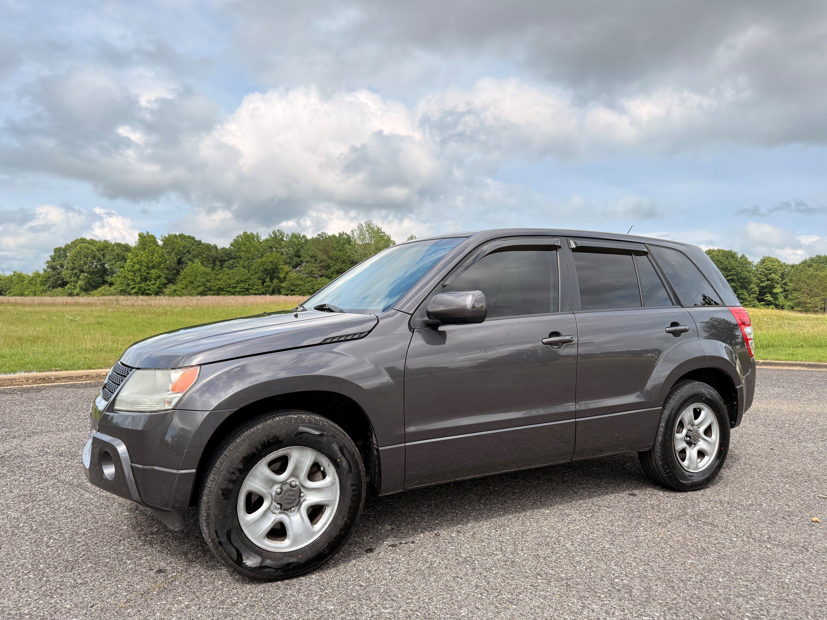 Used 2012 Suzuki Grand Vitara Premium RWD image 1