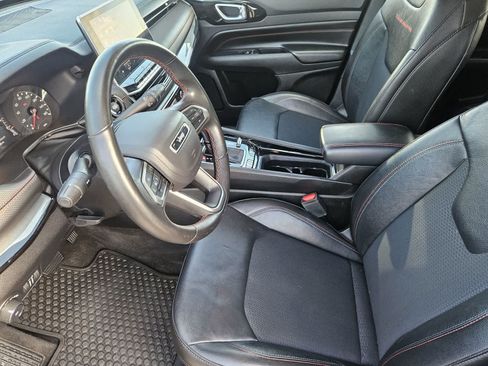 Used 2022 Jeep Compass Trailhawk w/ Trailhawk Convenience Group AWD/4WD image 11