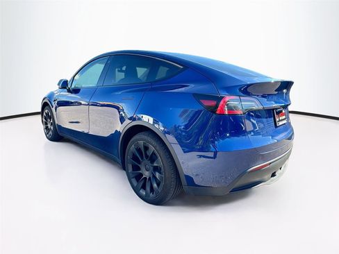 Used 2021 Tesla Model Y Long Range image 5