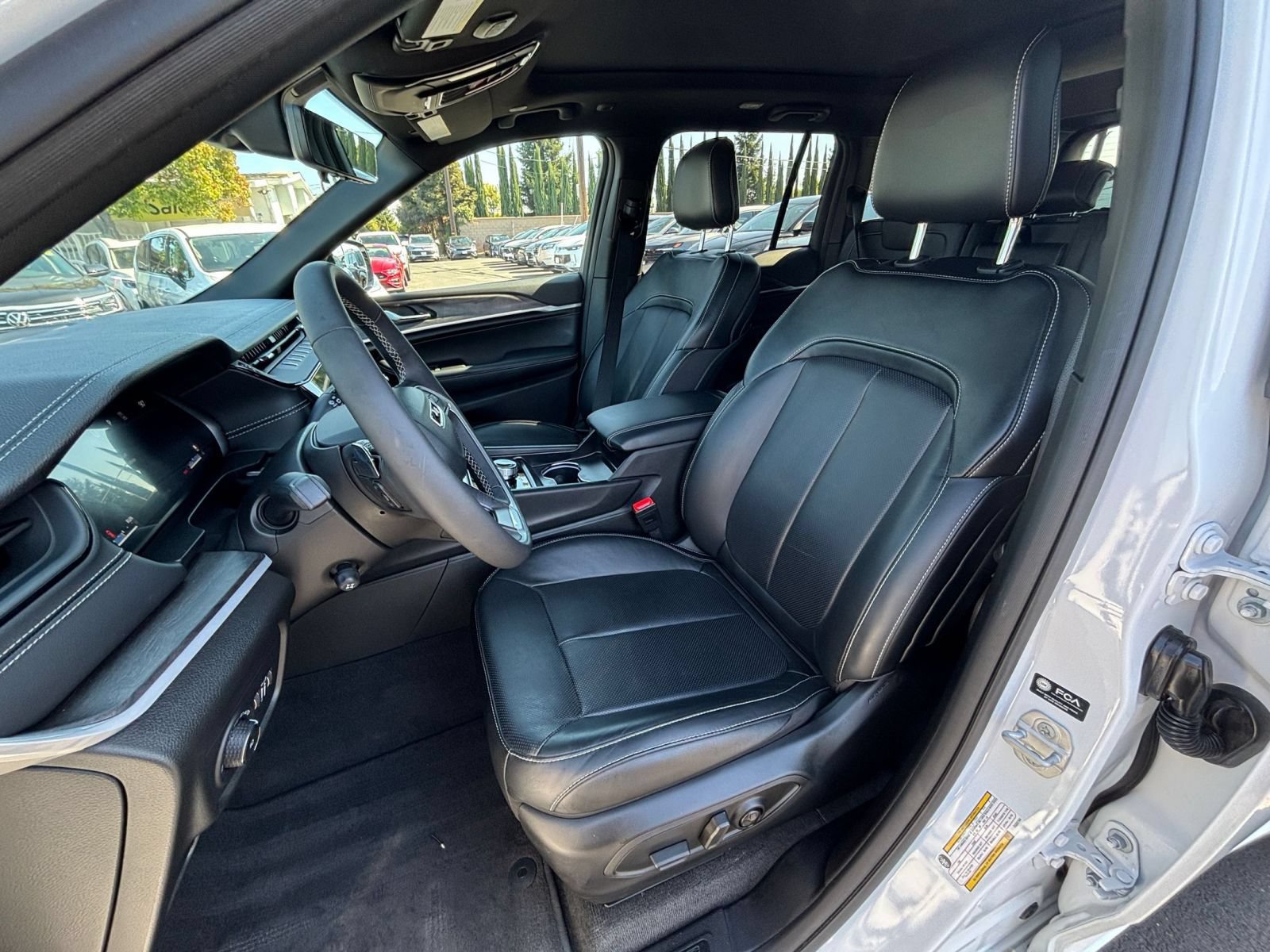 Used 2026 Jeep Grand Cherokee Limited AWD/4WD image 39