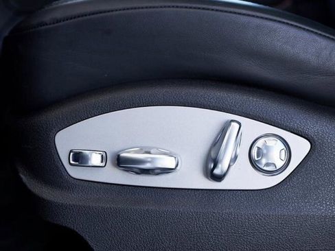 Used 2024 Porsche Macan image 10