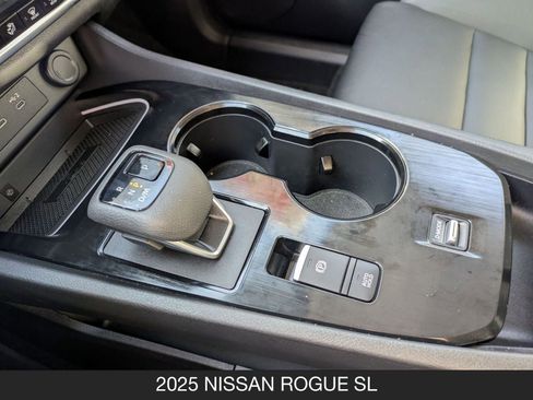 Certified 2025 Nissan Rogue SL w/ Tech Package image 18