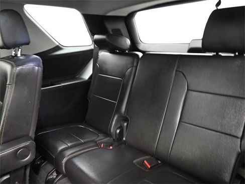 Used 2020 Chevrolet Traverse LT w/ LT Premium Package image 20