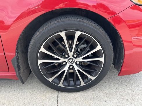 Used 2020 Toyota Camry SE image 25