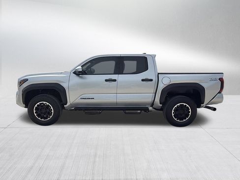 Used 2024 Toyota Tacoma TRD Off-Road AWD/4WD image 10