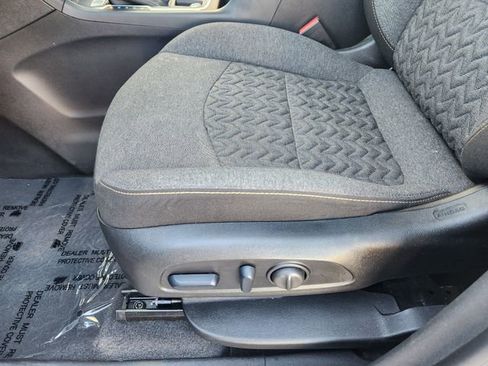 Used 2024 Chevrolet Equinox LT FWD image 25