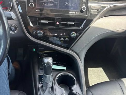 Used 2021 Toyota Camry XSE FWD image 8