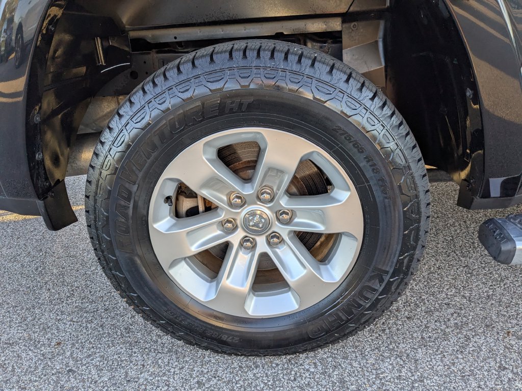Used 2019 RAM 1500 Laramie AWD/4WD image 13