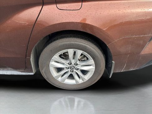 Certified 2021 Toyota Sienna Limited image 16