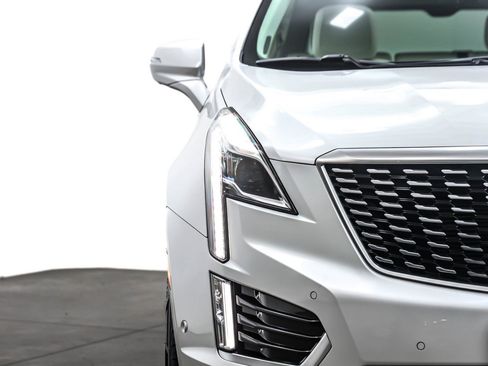 Used 2021 Cadillac XT5 Premium Luxury image 14