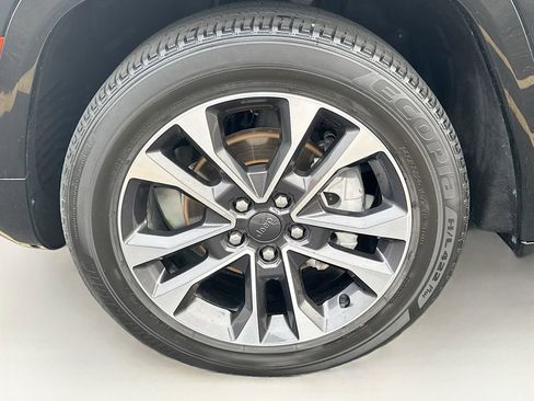 Used 2022 Jeep Grand Cherokee Overland w/ Luxury Tech Group IV image 35