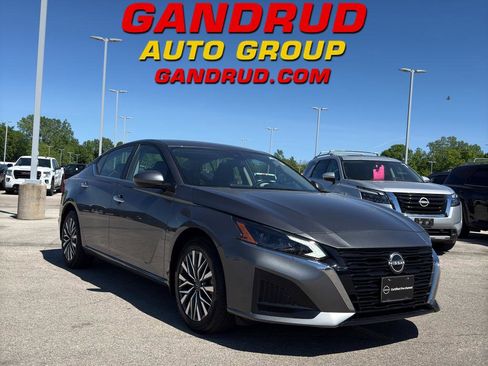 Certified 2023 Nissan Altima 2.5 SV AWD/4WD image 1