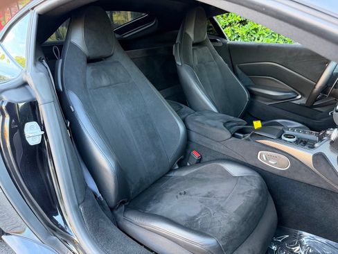 Used 2019 Aston Martin V8 Vantage Coupe RWD image 31