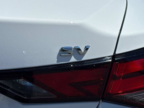Used 2024 Nissan Sentra SV FWD image 13