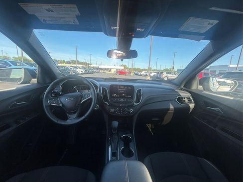Used 2024 Chevrolet Equinox RS AWD/4WD image 25