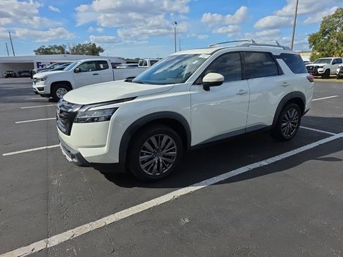 Certified 2023 Nissan Pathfinder SL w/ SL Premium Package image 11