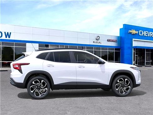 New 2026 Chevrolet Trax RS w/ Sunroof Package image 5