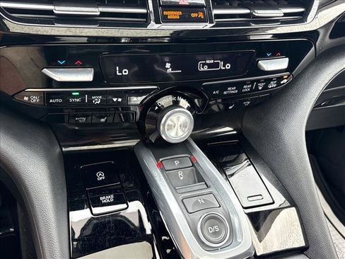 Used 2023 Acura MDX SH-AWD image 15