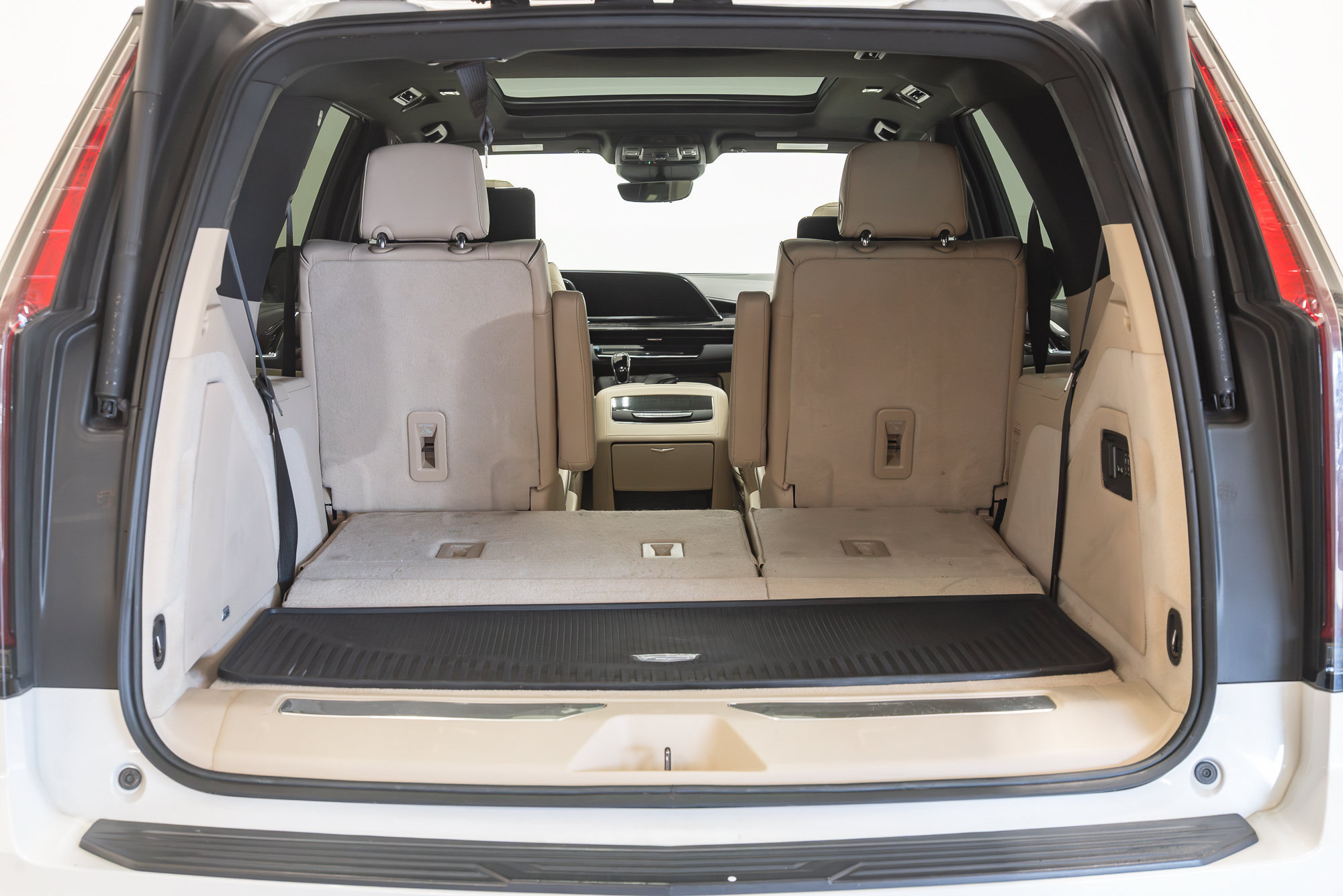 Used 2021 Cadillac Escalade Premium Luxury AWD/4WD image 36