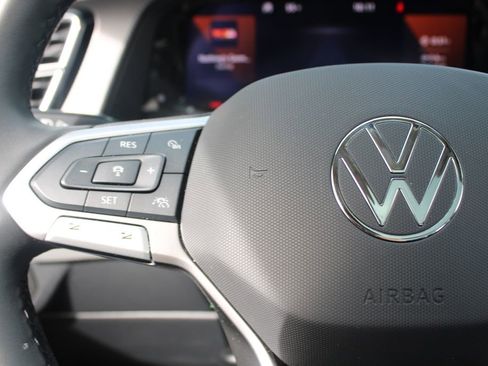 Certified 2025 Volkswagen Atlas Peak Edition SE AWD/4WD image 13