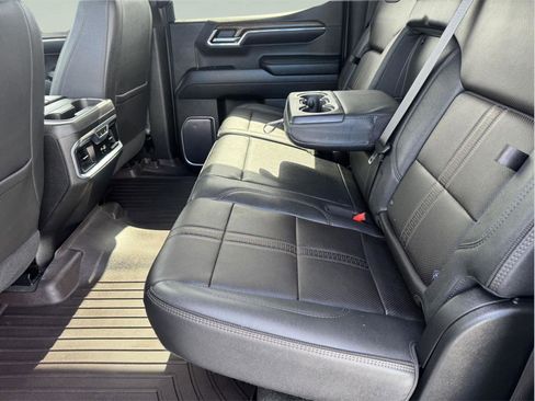Used 2023 Chevrolet Silverado 1500 High Country w/ Technology Package AWD/4WD image 11