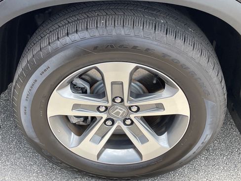 Used 2023 Honda Pilot EX-L image 7