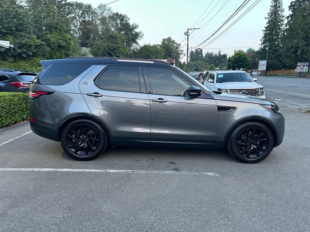 Used 2017 Land Rover Discovery HSE AWD/4WD image 4