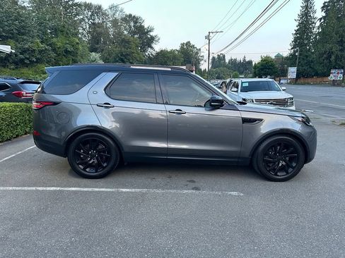 Used 2017 Land Rover Discovery HSE AWD/4WD image 4
