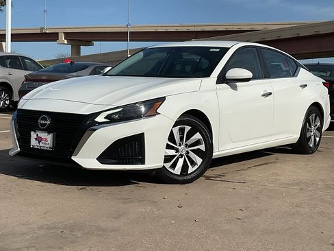 Used 2023 Nissan Altima 2.5 S image 2