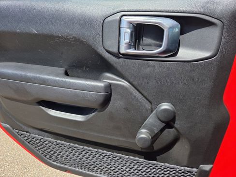 Used 2024 Jeep Wrangler Sport image 16