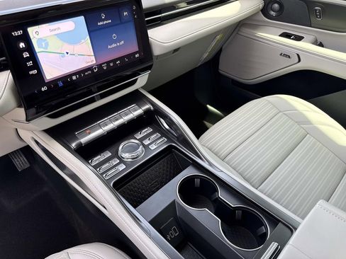 New 2026 Lincoln Nautilus Reserve w/ Jet Appearance Package AWD/4WD image 25