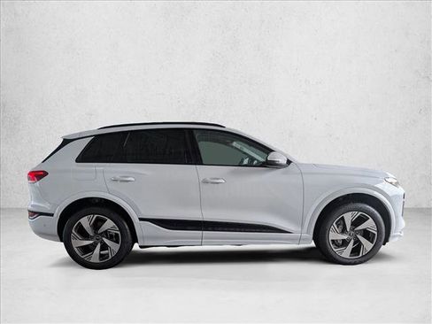 Used 2025 Audi Q6 e-tron Premium Plus w/ Premium Plus AWD/4WD image 3