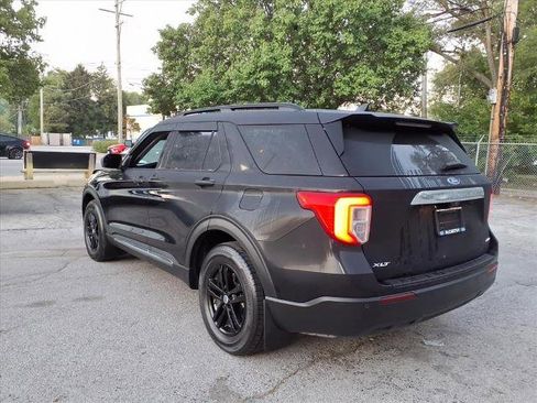 Certified 2022 Ford Explorer XLT image 5