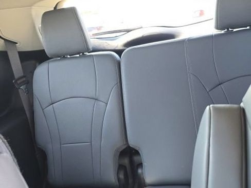 Used 2019 Buick Enclave Premium AWD/4WD image 25