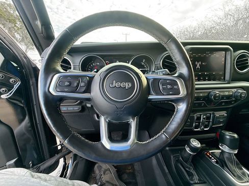Used 2021 Jeep Wrangler Unlimited Sahara w/ Cold Weather Group AWD/4WD image 12