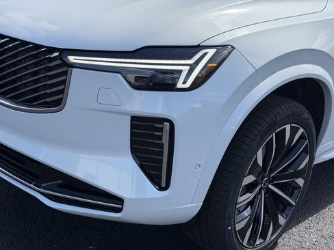 New 2026 Volvo XC90 T8 Plus w/ Protection Package AWD/4WD image 8