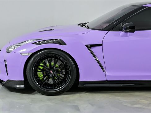 Used 2020 Nissan GT-R Premium AWD/4WD image 7
